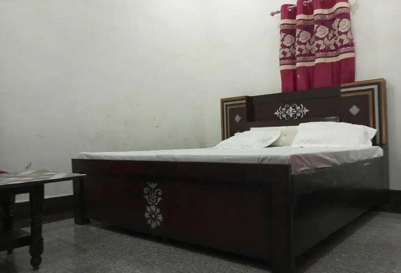 Quarto Estandar, Dev