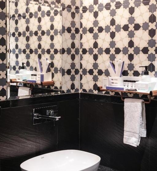 Quarto deluxe, Shrigo Hotel Lake Metro