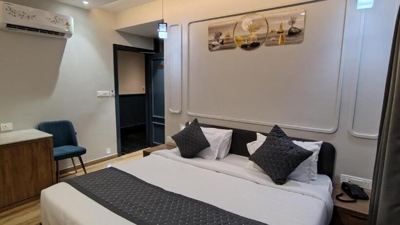 Quarto deluxe, Shrigo Hotel Lake Metro