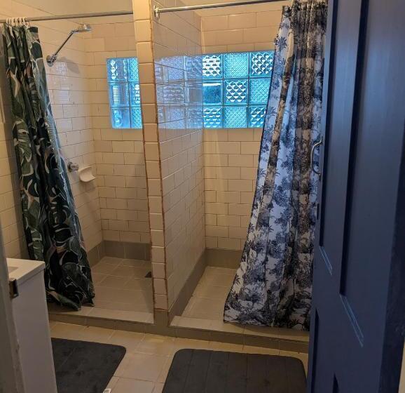 Номер Стандарт Совместная Ванная, The Continental Wallerawang