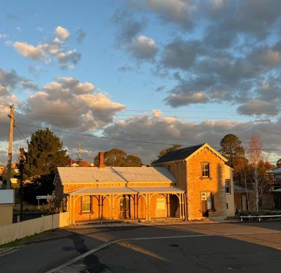 Номер Стандарт Четырехместный Совместный Санузел, The Continental Wallerawang