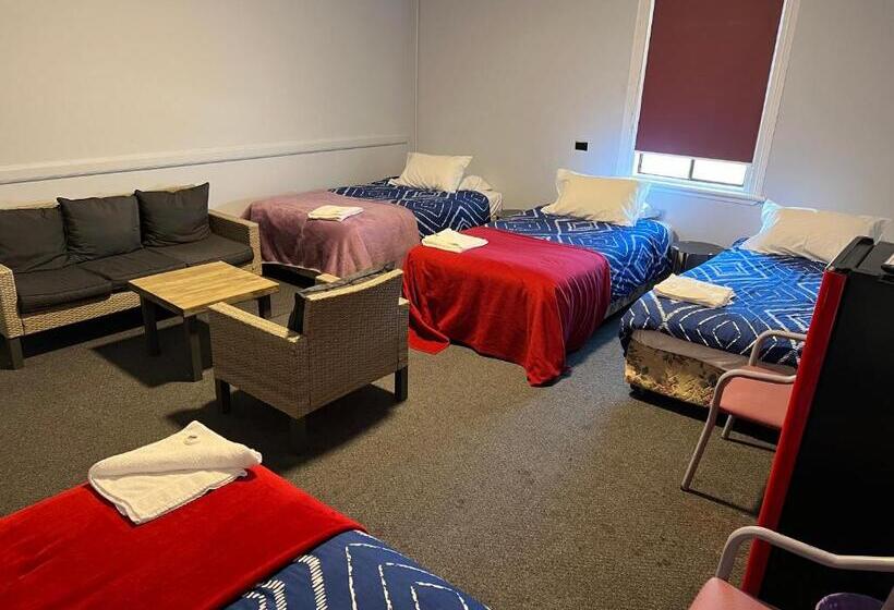 Номер Стандарт Четырехместный Совместный Санузел, The Continental Wallerawang