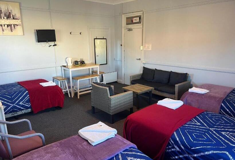 Номер Стандарт Четырехместный Совместный Санузел, The Continental Wallerawang