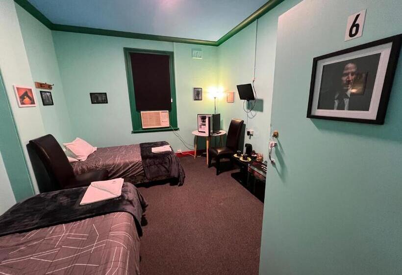 Номер Superior, The Continental Wallerawang