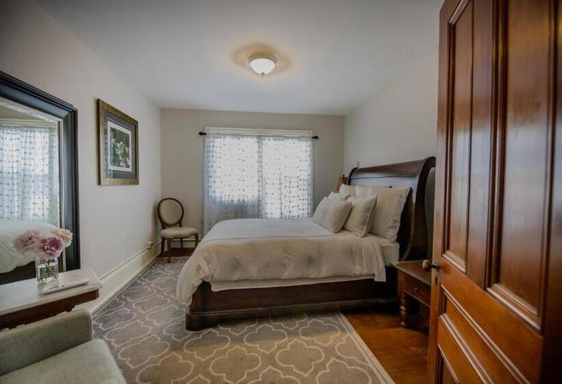 Standard Triple Room with Terrace, 254 South Union Street Guest House