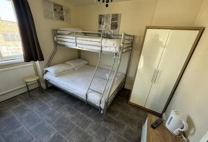 スタンダードトリプルルーム, Clacton Guest House