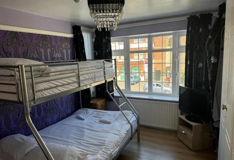 스탠다드 트리플 룸, Clacton Guest House