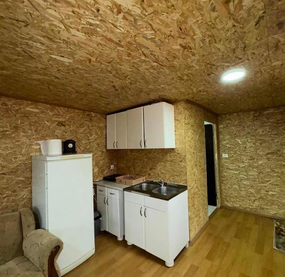 اتاق استاندارد سه نفره, Rio Apartmani