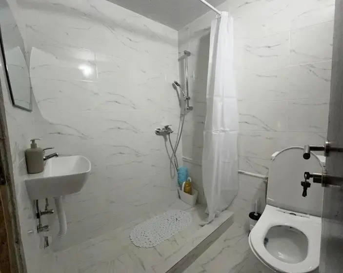 اتاق استاندارد سه نفره, Rio Apartmani