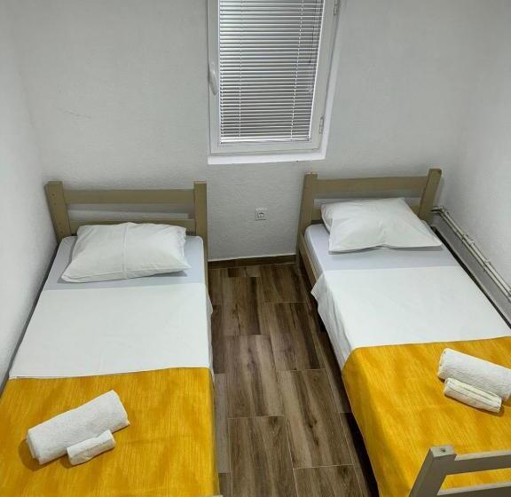 اتاق استاندارد با سرویس بهداشتی مشترک, Rio Apartmani