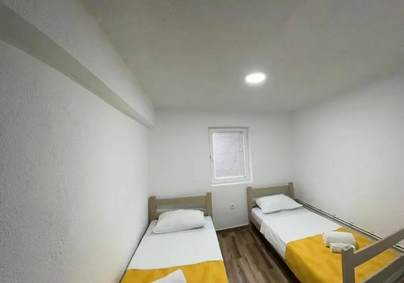 اتاق استاندارد با سرویس بهداشتی مشترک, Rio Apartmani