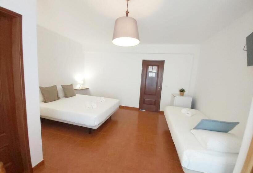 Номер Стандарт Трехместный, Vicentina Guest House