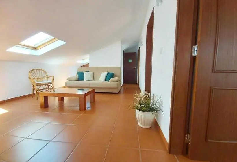 ファミリーステューディオ, Vicentina Guest House