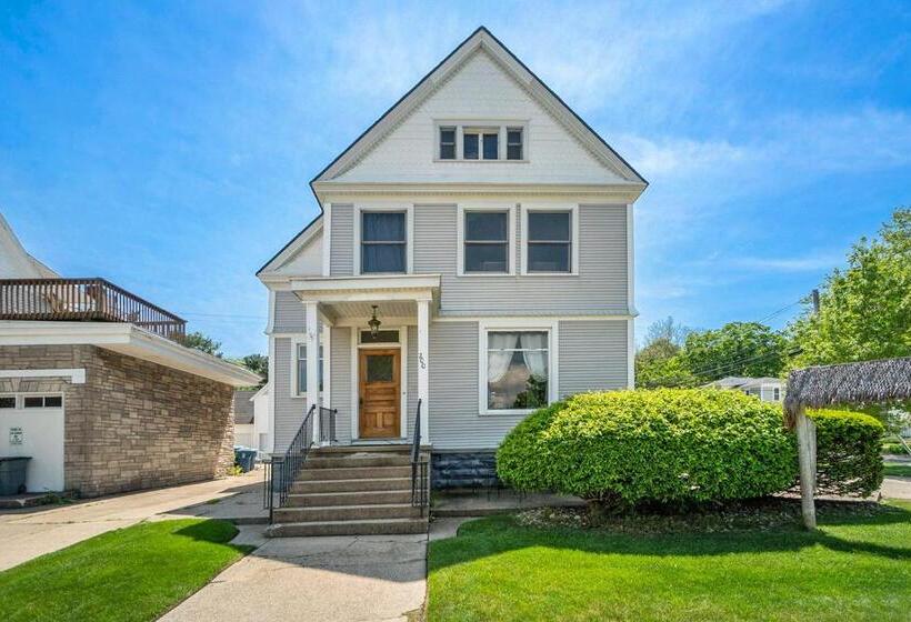 شقة غرفة واحدة, The Grand Inn Apartment Hotel 200