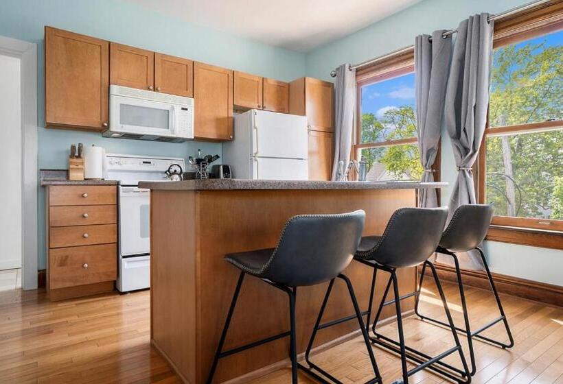 شقة غرفة واحدة, The Grand Inn Apartment Hotel 200