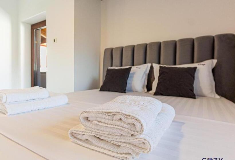 1 Bedroom Apartment Mountain View, Unique And Cozy Aparthotel In Brasov