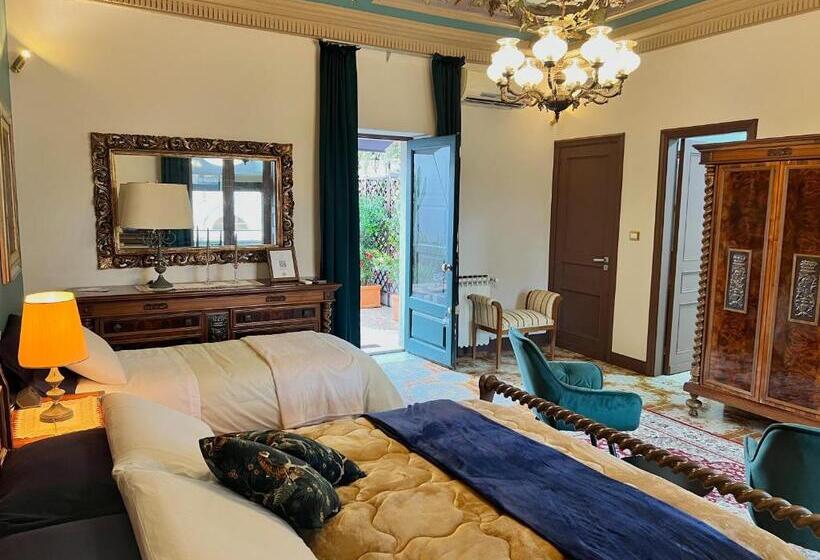 带露台的标准房间, Allure Palace