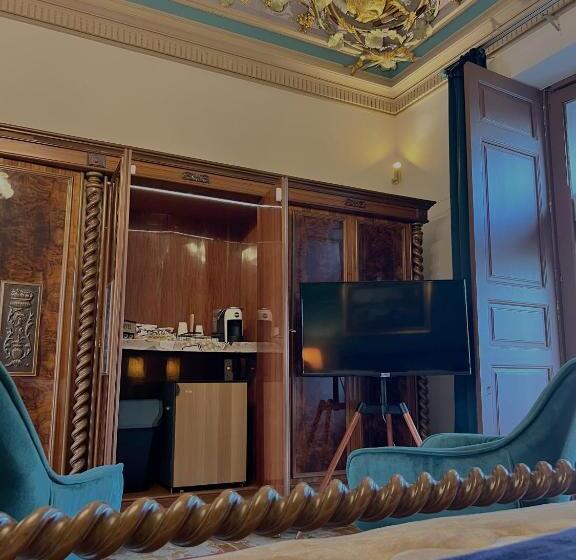 带露台的标准房间, Allure Palace