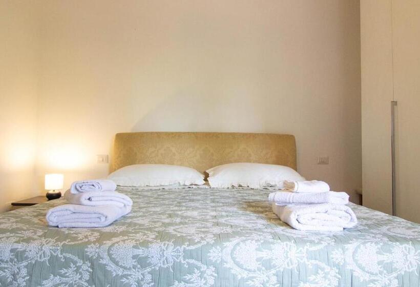 低层单卧公寓, Daniel S House