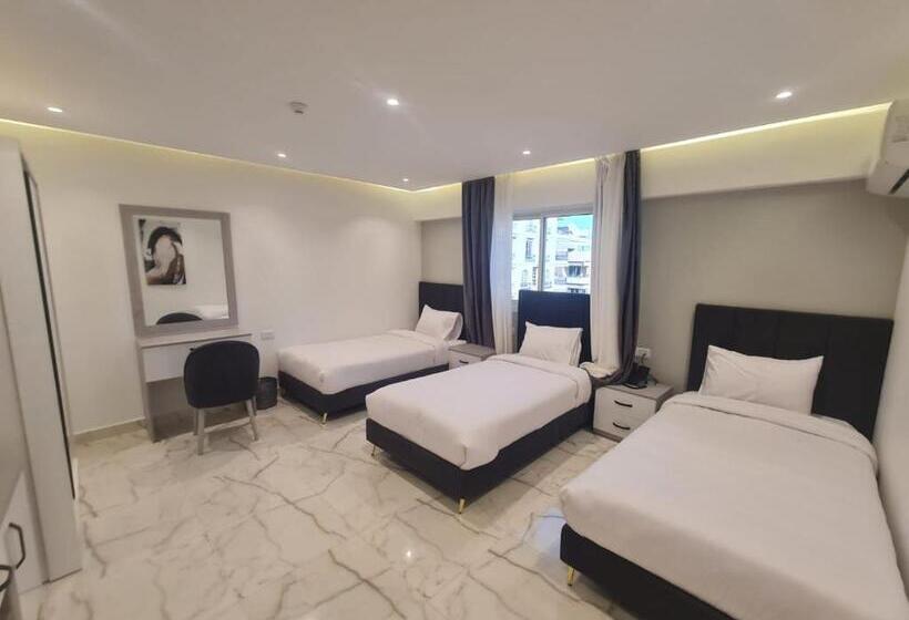 اتاق استاندارد سه نفره, El Mesaadya Hotel فندق المساعدية