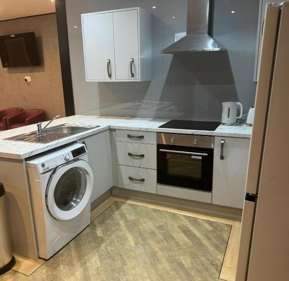 标准三人间, Heart Of Hull