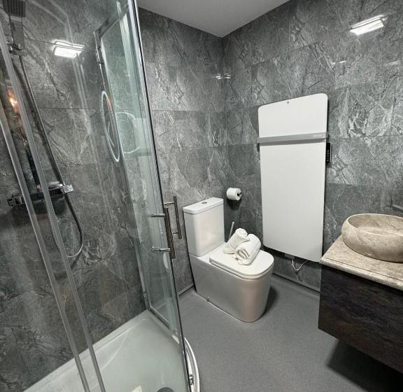 标准单人间, Heart Of Hull