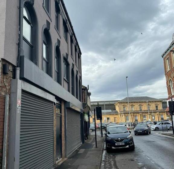 经典四人房间, Heart Of Hull