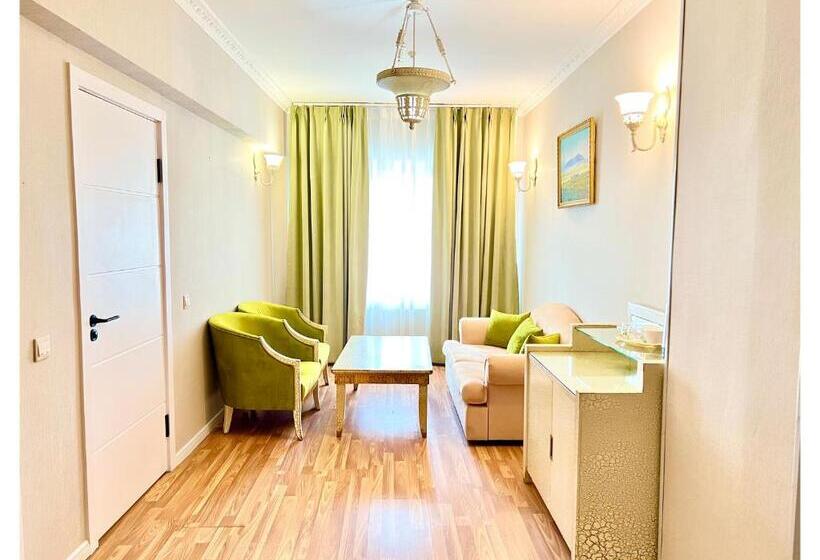 اتاق لوکس با تخت بزرگ, Nova