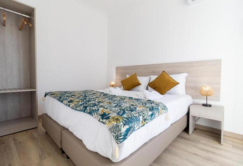 스탠다드 룸, Serpins Estação Al