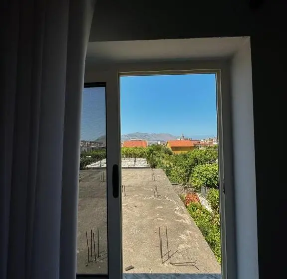 اتاق خانوادگی, Shkodra Budget