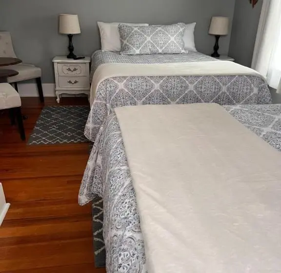 バス共有のスタンダードルーム, Hudson House Bed And Breakfast