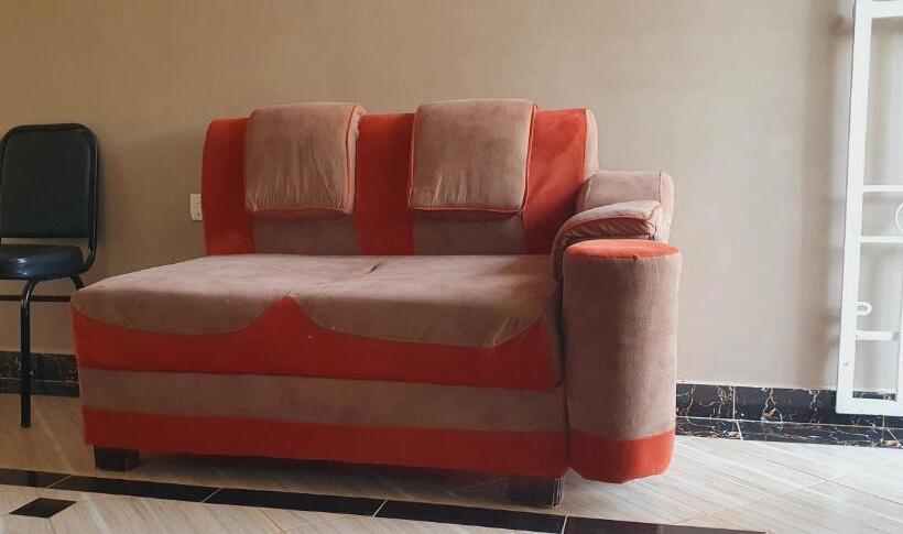 اتاق استاندارد با بالکن, Amen Guest House Near Airport