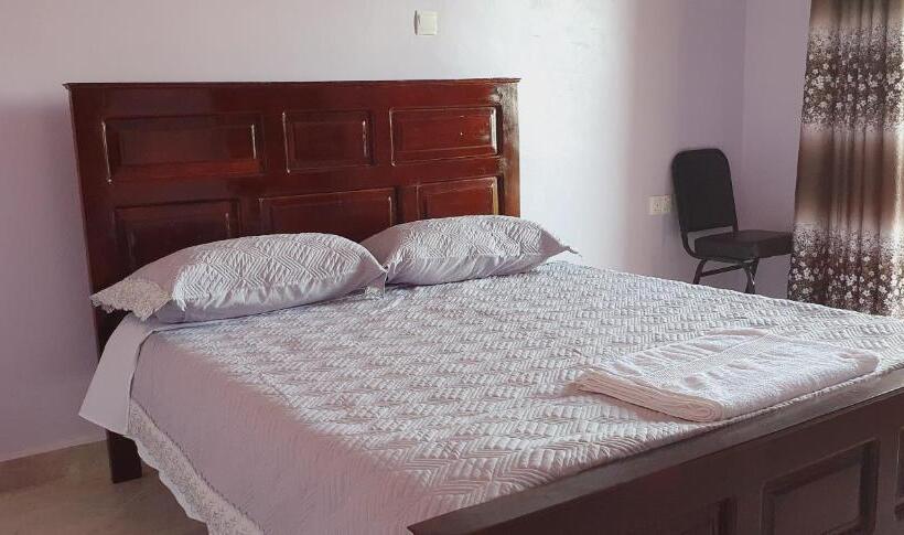 اتاق استاندارد با بالکن, Amen Guest House Near Airport