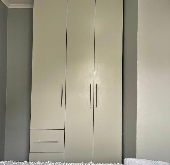 اتاق استاندارد, 26 Pike Place