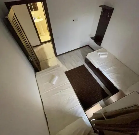 اتاق استاندارد با سرویس بهداشتی مشترک, Chashma Dushanbe