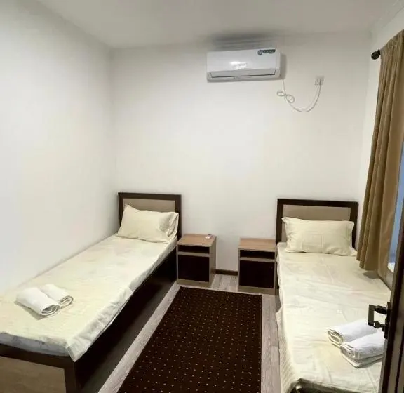 اتاق استاندارد با سرویس بهداشتی مشترک, Chashma Dushanbe