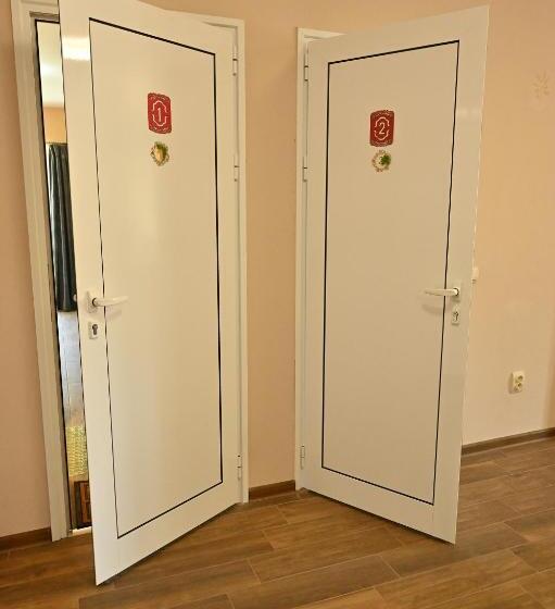 اتاق استاندارد با چشم‌انداز کوهستان, Coastalguest House