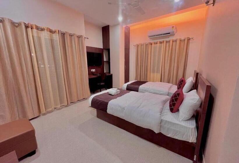 バルコニー付きスタンダードルーム, Urban Oasis A Boutique Inn 50 Meter Away From Gnrc Hospital Six Mile
