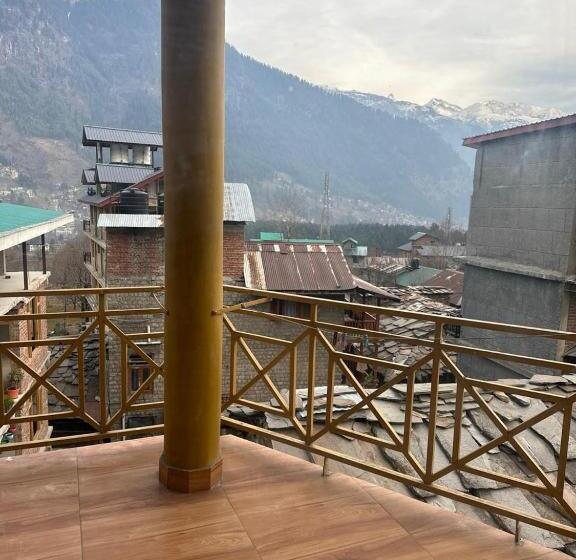 Chambre Familiale, Frostel