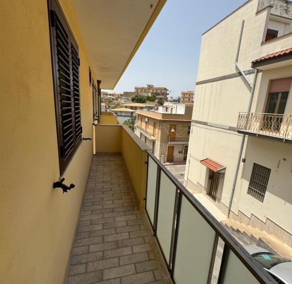 اتاق استاندارد سه نفره, Freya Rooms