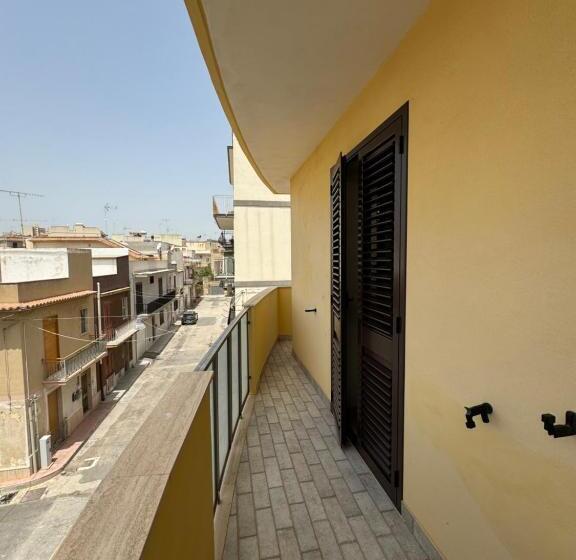 اتاق کلاسیک سه تخته, Freya Rooms