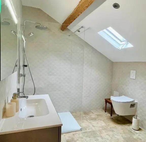 اتاق استاندارد, Maison Adrienne