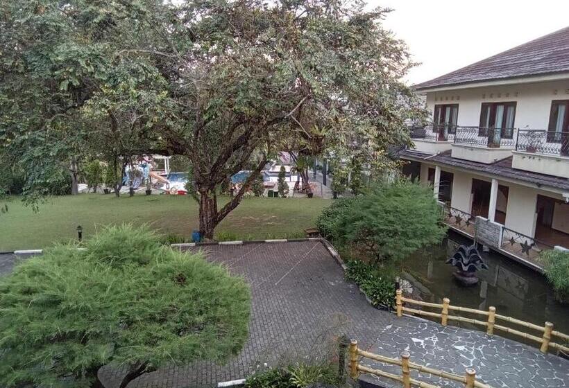디럭스 룸, Resort Prima Cipayung