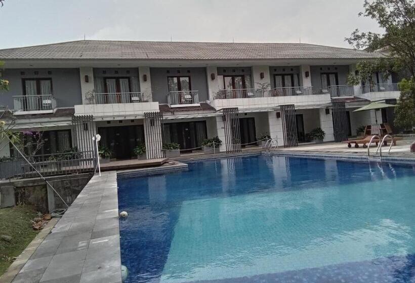 스탠다드 룸 풀장 전망, Resort Prima Cipayung