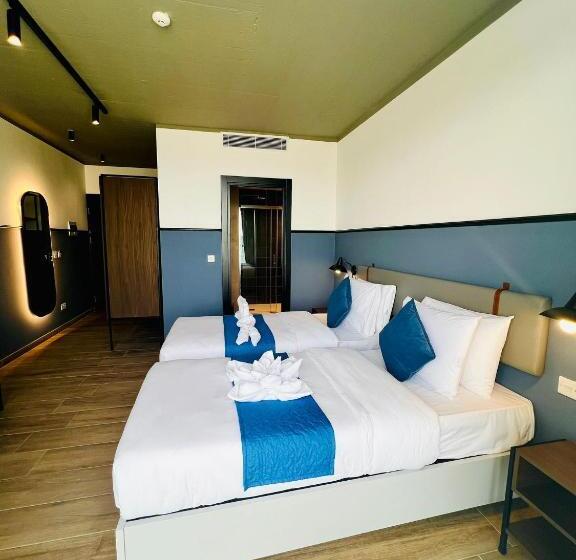 اتاق لوکس با چشم‌انداز دریا, South32