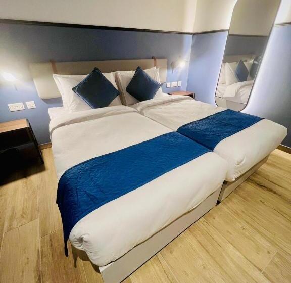 اتاق استاندارد, South32