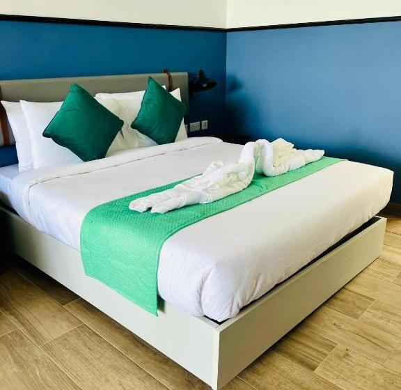 استودیوی استاندارد, South32