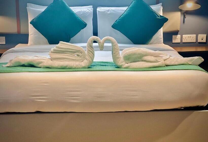 استودیوی استاندارد, South32