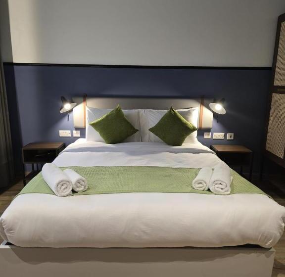 اتاق استاندارد برای معلولان, South32