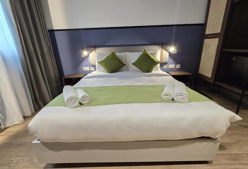 اتاق استاندارد برای معلولان, South32